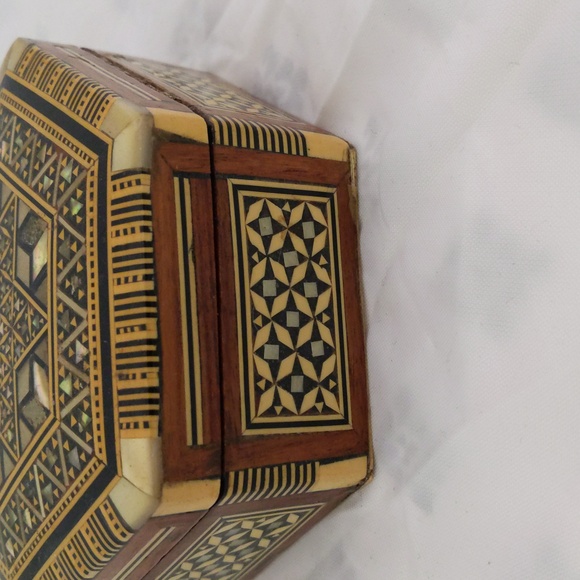 Vintage Trinket boxes - Picture 5 of 8